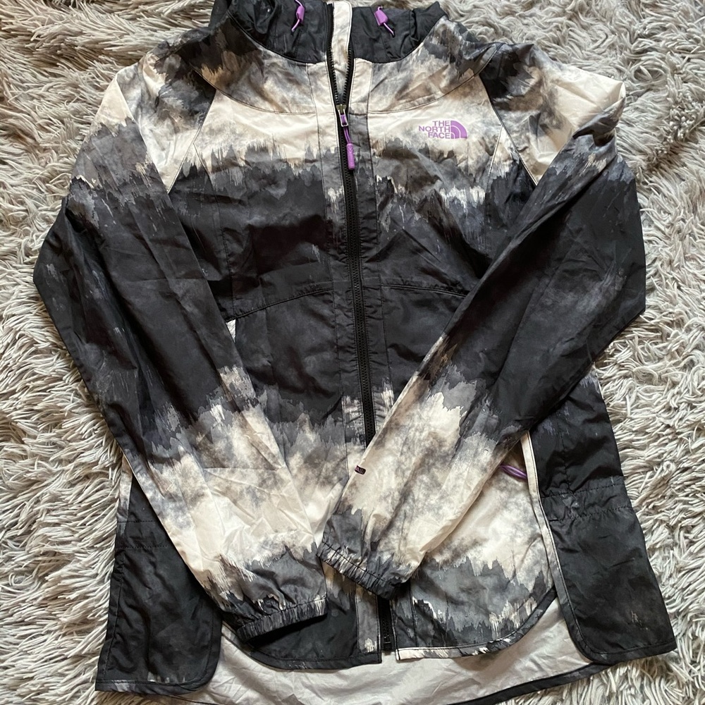 The north face windbreaker